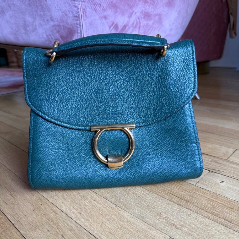 FERRAGAMO Margot Leather Crossbody Bag - Picture 2 of 5